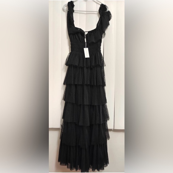 Elegant Black Tiered Dress - Picture 4 of 6